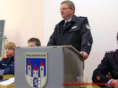 Ortsbrandmeister Michael Nolte richtet ein Grußwort an die Jugendlichen und ihre Betreuer Ortsbrandmeister Michael Nolte richtet ein Grußwort an die Jugendlichen und ihre Betreuer
