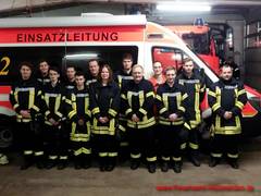 Haben die Truppmannausbildung erfolgreich abgeschlossen (v.l.n.r.): Florian Berger (Ortsfeuerwehr Holzminden), Jannik Kunkel, Marcel Henniger, David Karre, Daevid Modest, Sebastian Kempf (alle Neuhaus), Mareike Köster (WF Stiebel), Florian Kleinod (Holzminden), Marc Jörges (Neuhaus), Gerrit Meyer, Johannes Nolte und Christoph Pankoke (alle Holzminden) mit Stadtausbildungsleiter Olaf Jungermann